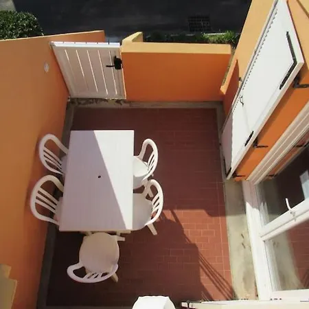 Climatise 4 Places De 25 M2 Avec Mezzanine, Terrasse * Agde